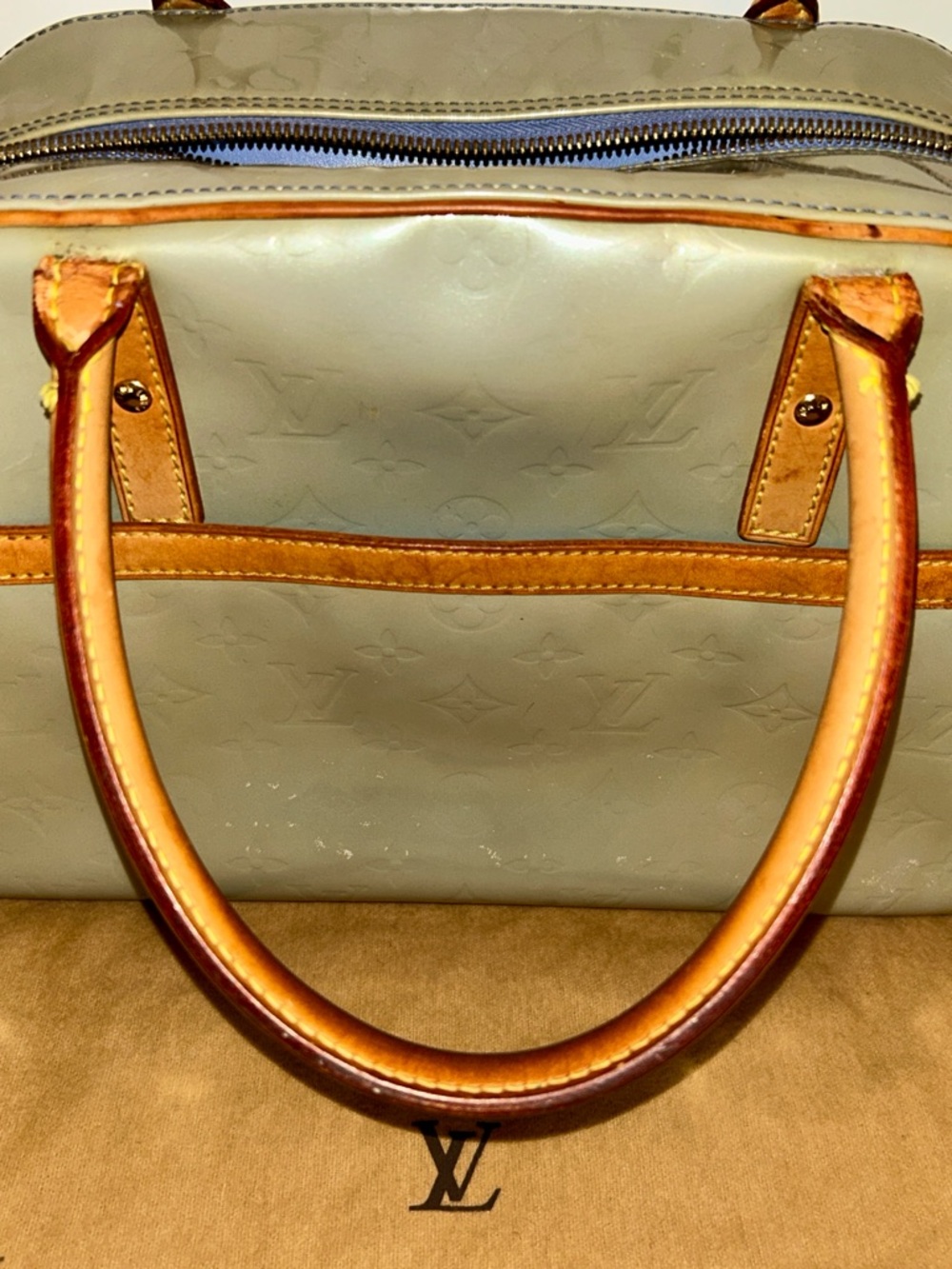 Auth Louis Vuitton Green Vernis Patent Tompkins Square Monogram Leather
Tote - Picture 4 of 15